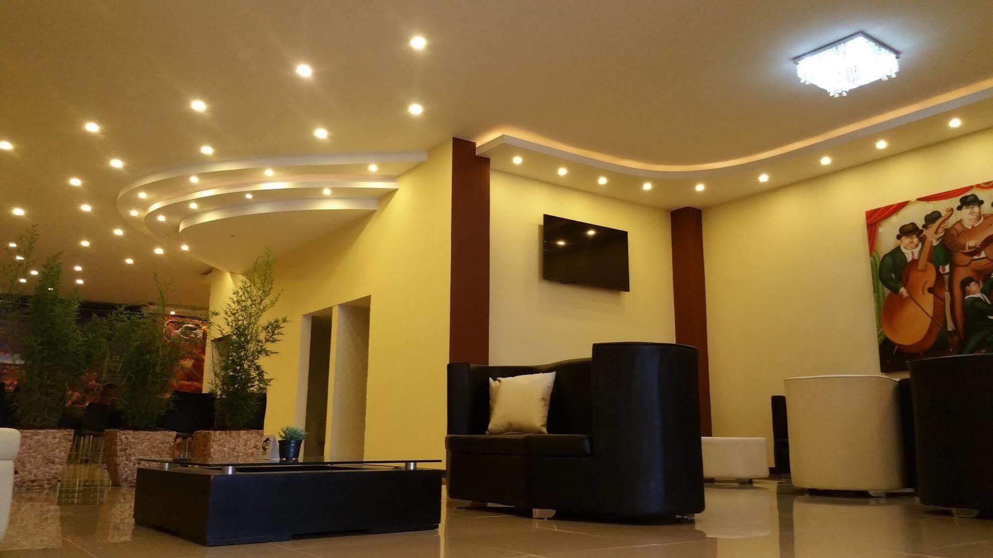 Ayenda 1063 Golden Hotel Bogota Buitenkant foto
