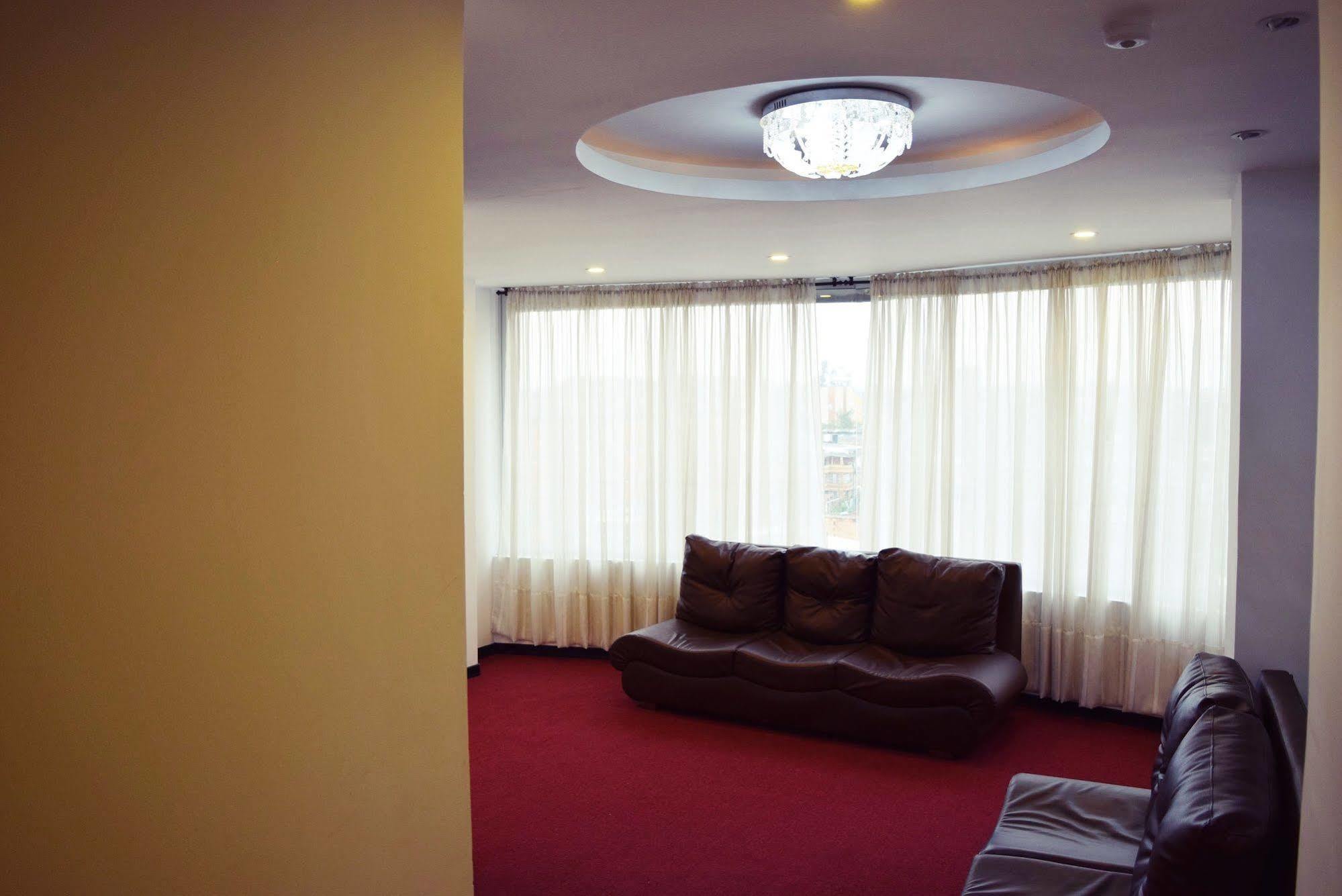Ayenda 1063 Golden Hotel Bogota Buitenkant foto