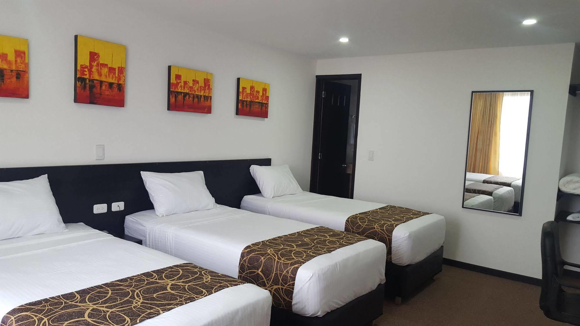 Ayenda 1063 Golden Hotel Bogota Buitenkant foto