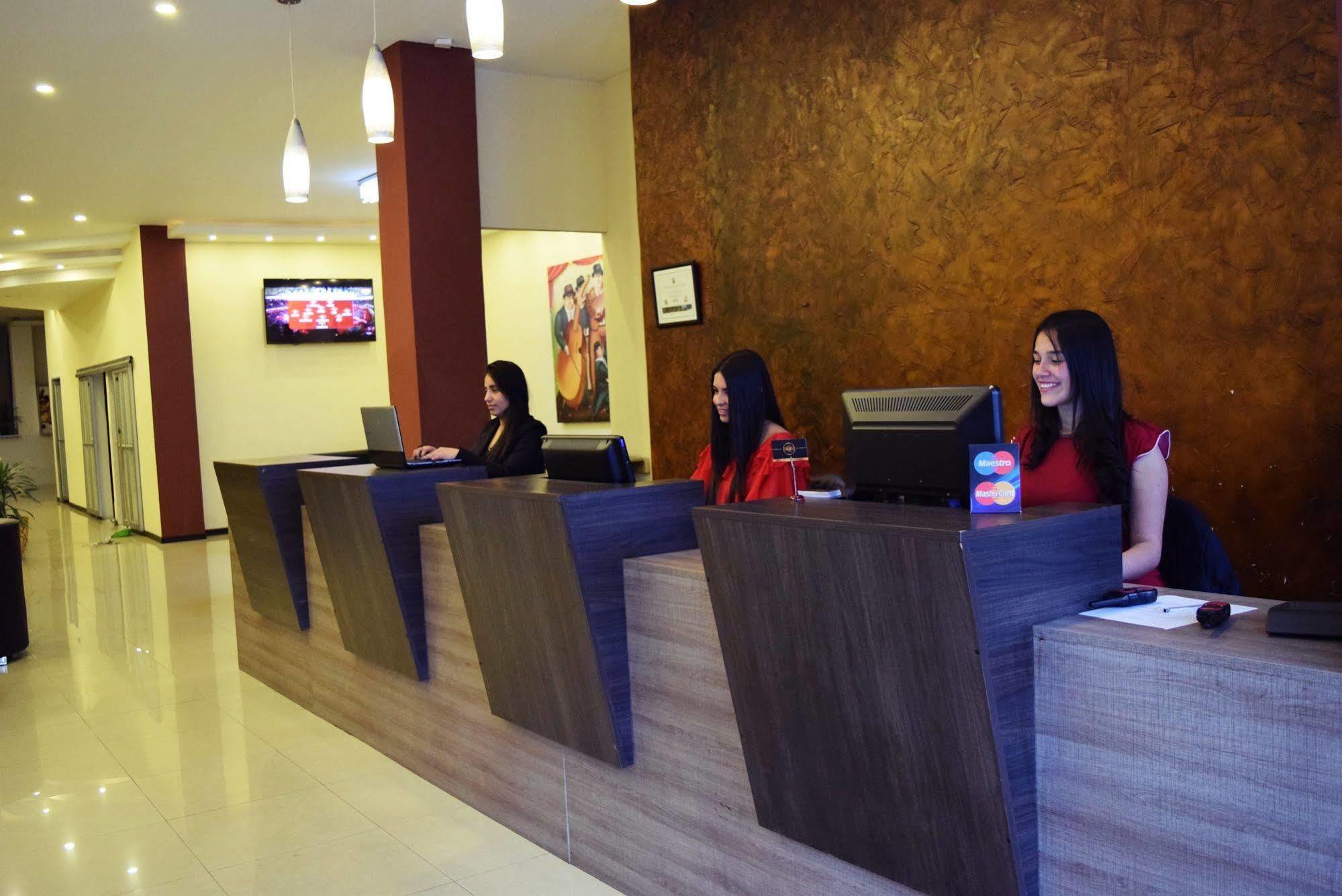 Ayenda 1063 Golden Hotel Bogota Buitenkant foto
